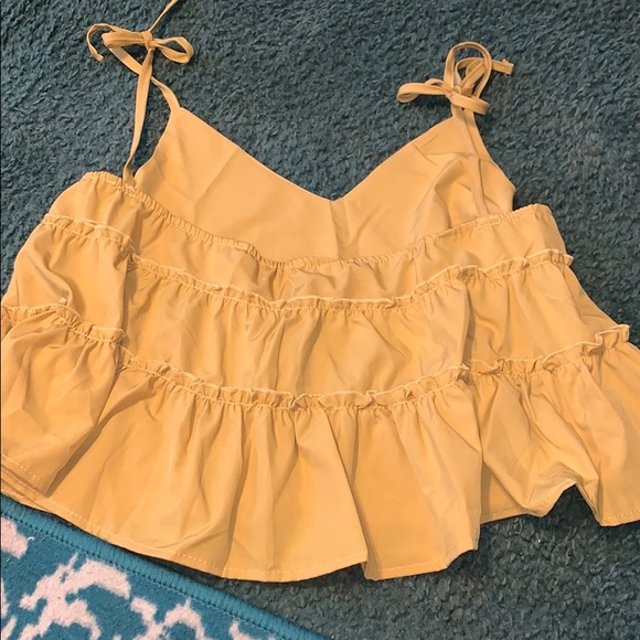 Yellow flowy crop tank top - Picture 3 of 3